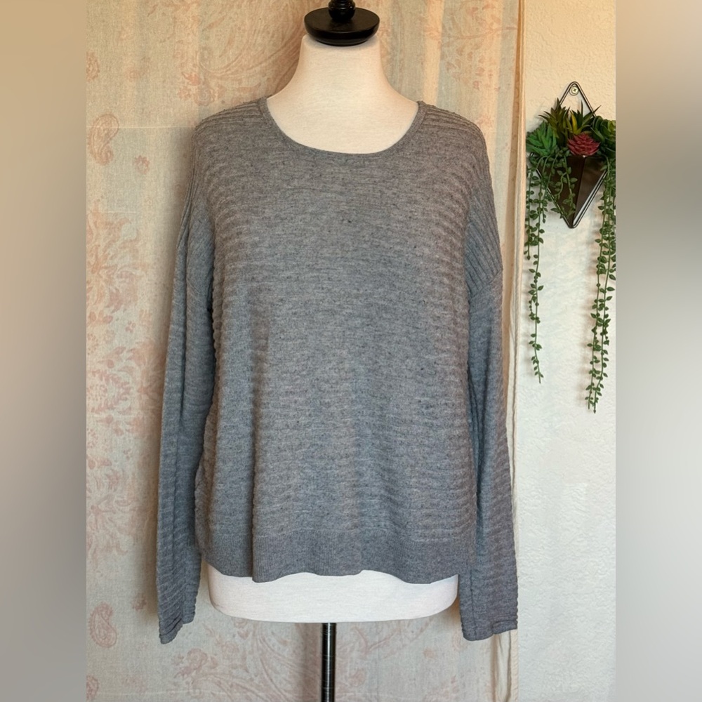 MNGO gray & black marled sweater